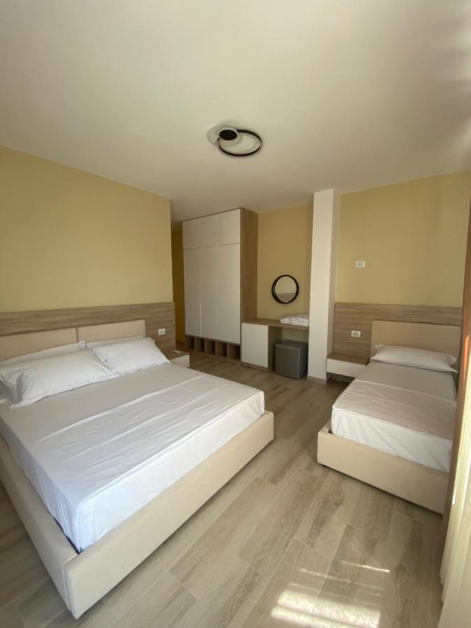 Helena Hotel Shengjin Bagian luar foto