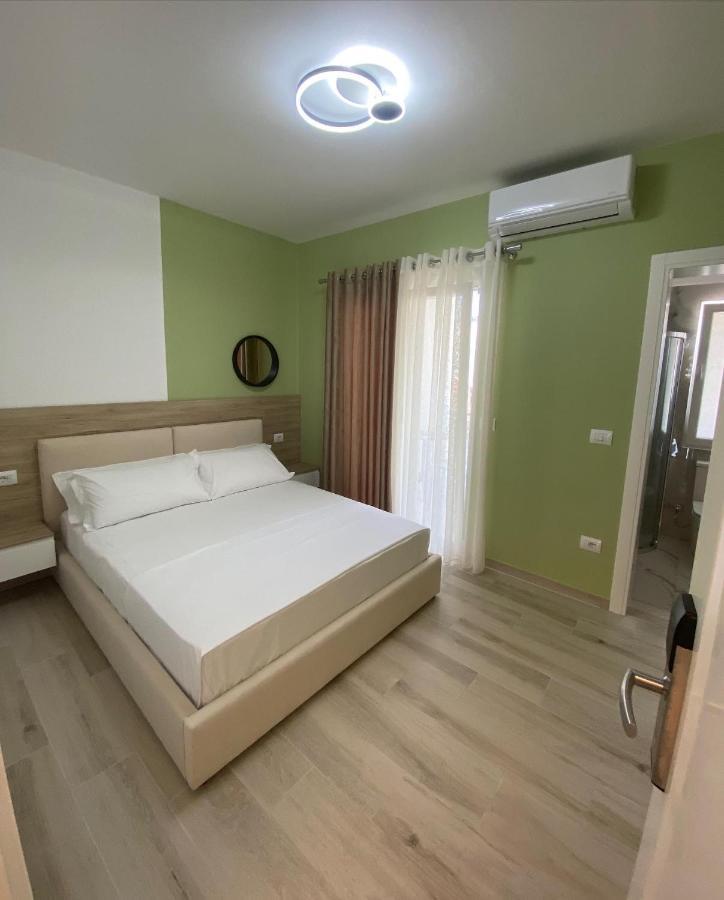 Helena Hotel Shengjin Bagian luar foto