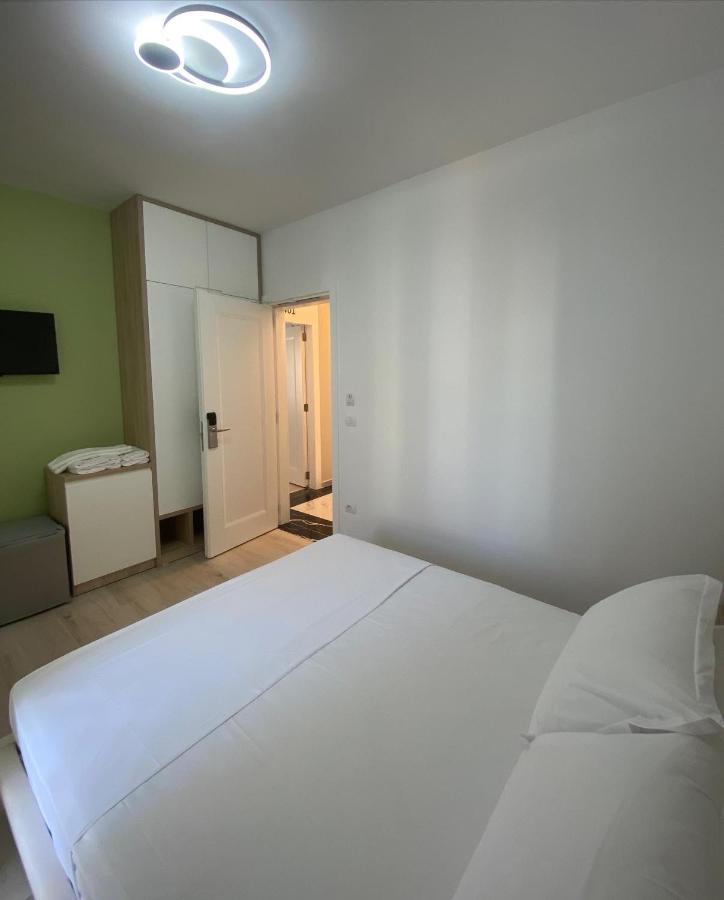 Helena Hotel Shengjin Bagian luar foto