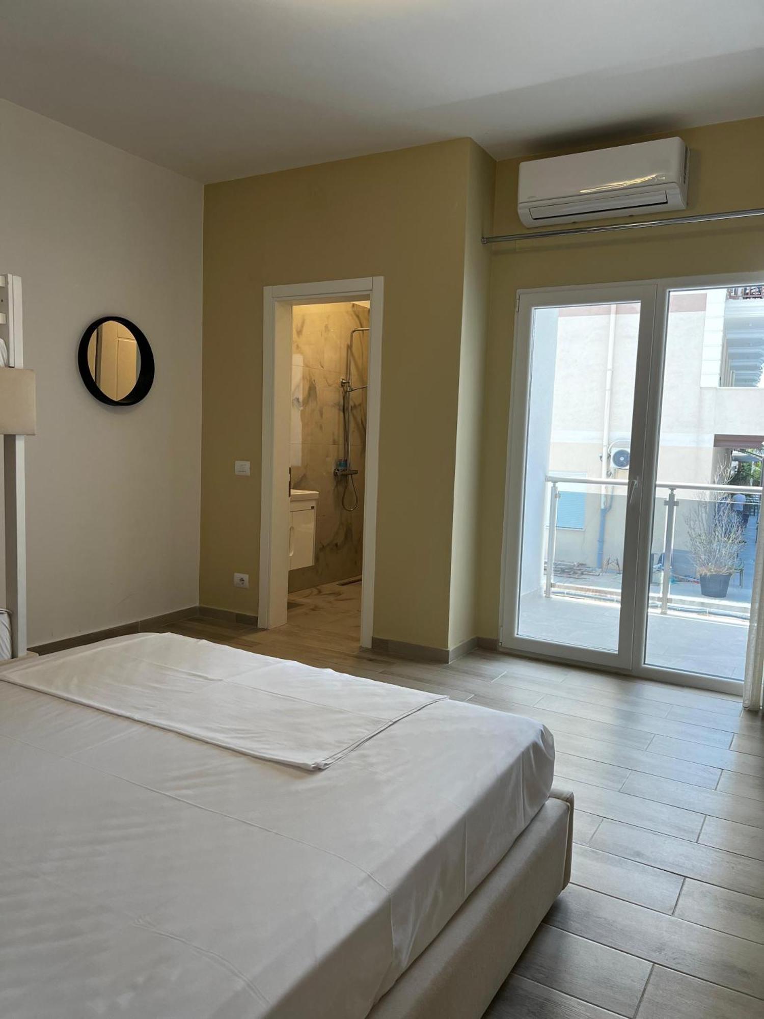Helena Hotel Shengjin Bagian luar foto
