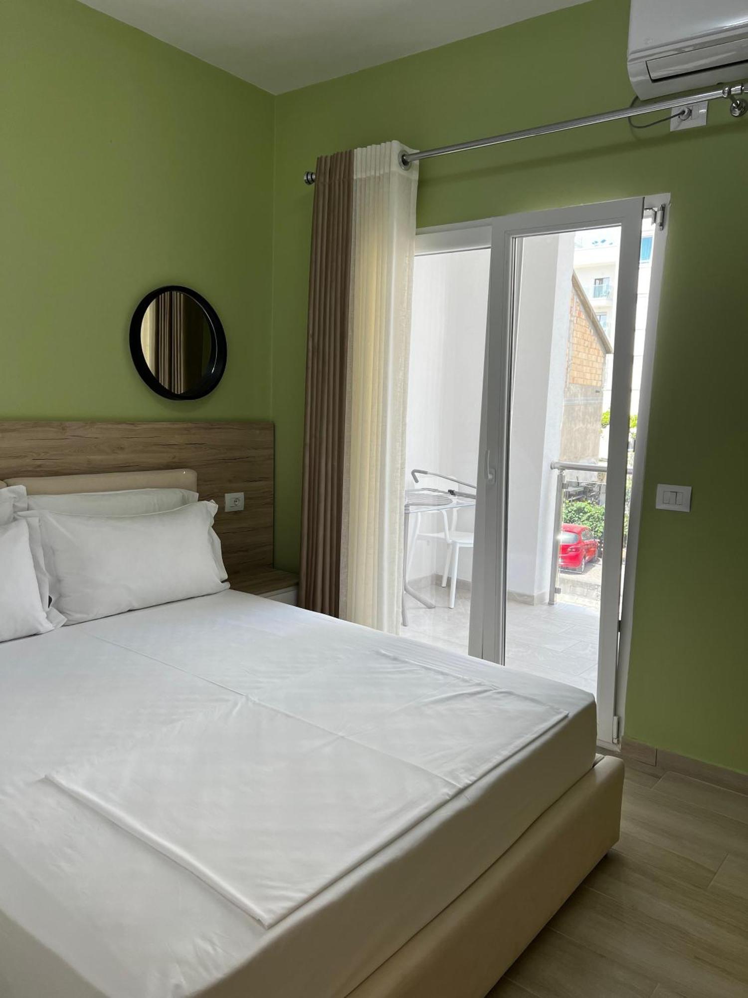 Helena Hotel Shengjin Bagian luar foto
